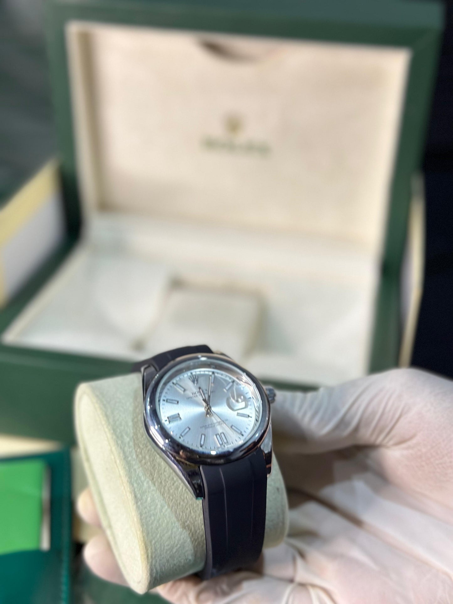 ROLEX - Oyster Perpetual Sunburst Silver